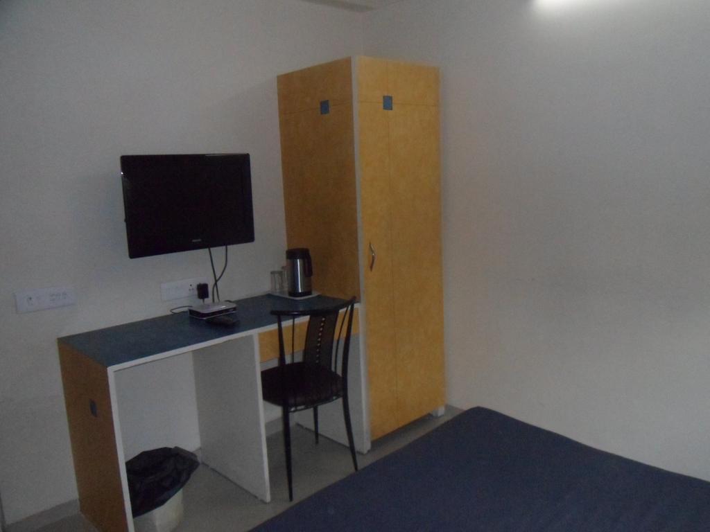 Hotel Dudawat Ahmedabad Phòng bức ảnh