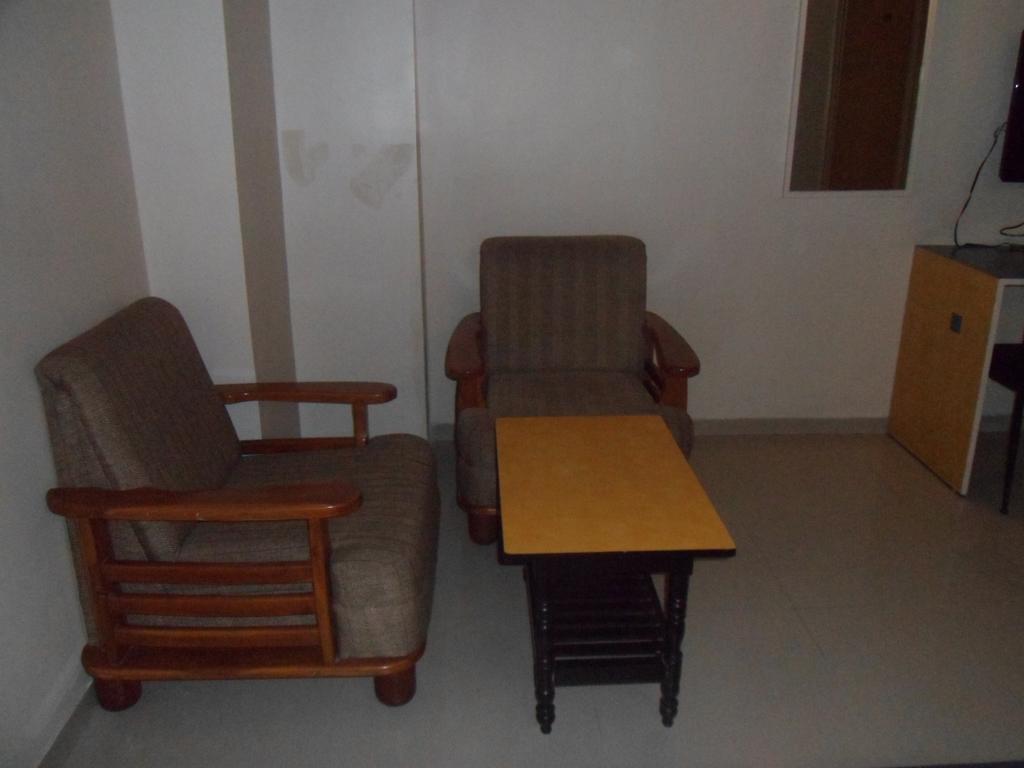 Hotel Dudawat Ahmedabad Phòng bức ảnh