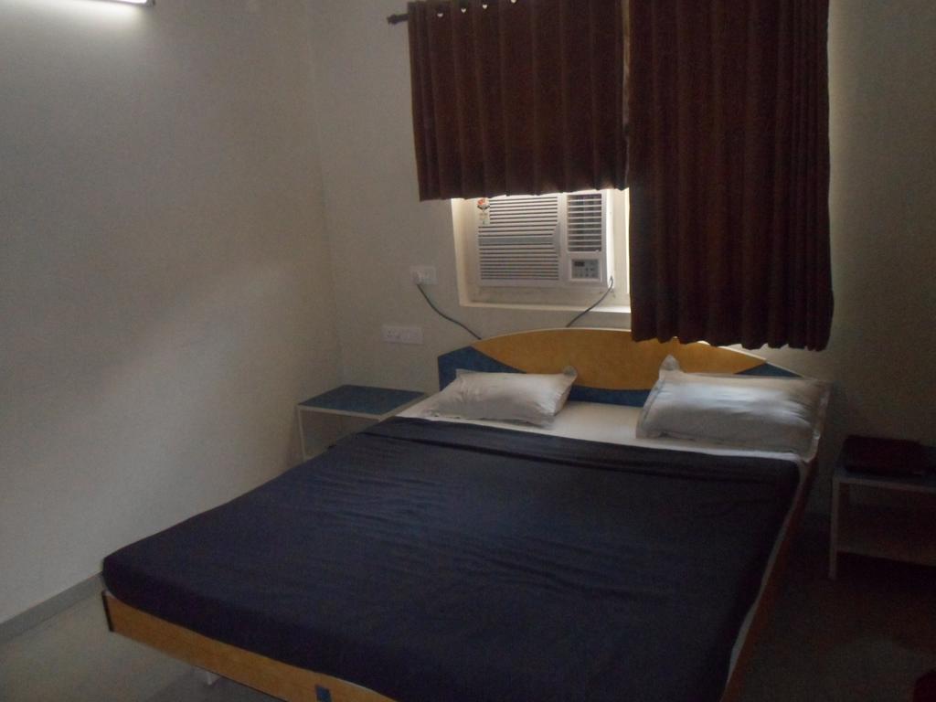 Hotel Dudawat Ahmedabad Phòng bức ảnh