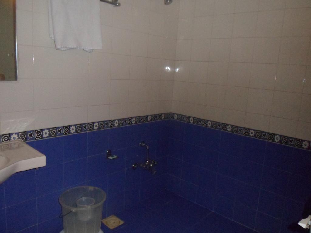 Hotel Dudawat Ahmedabad Phòng bức ảnh