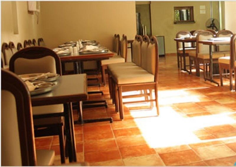 Hotel Dudawat Ahmedabad Ngoại thất bức ảnh