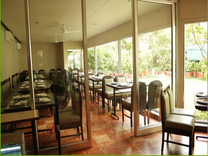 Hotel Dudawat Ahmedabad Ngoại thất bức ảnh