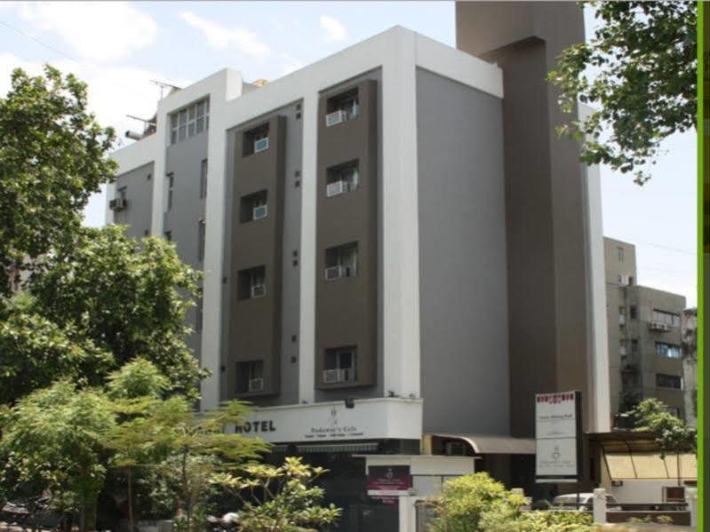 Hotel Dudawat Ahmedabad Ngoại thất bức ảnh